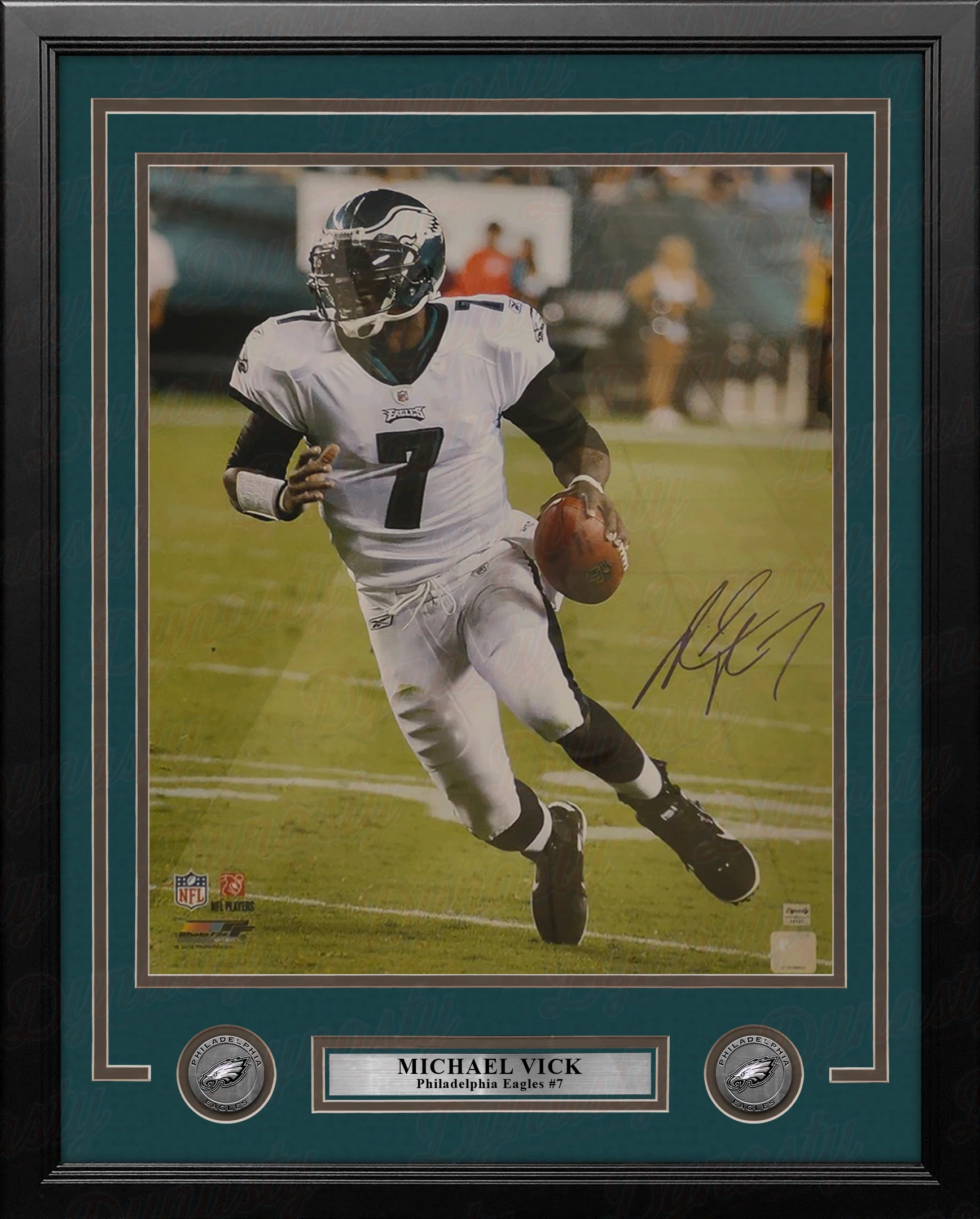 Michael Vick in White Philadelphia Eagles Autographed 16" x 20" Framed Football Photo - Image 2