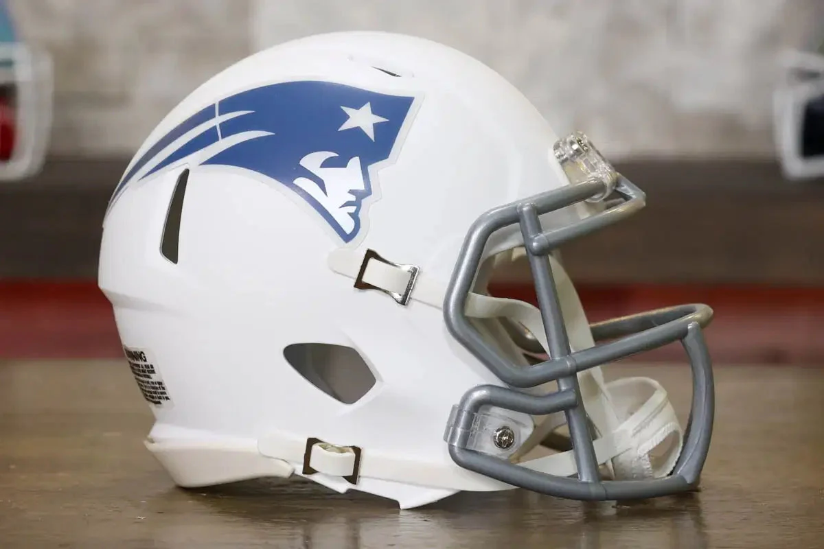 New England Patriots Riddell 2025 Rivalries Speed Mini-Helmet
